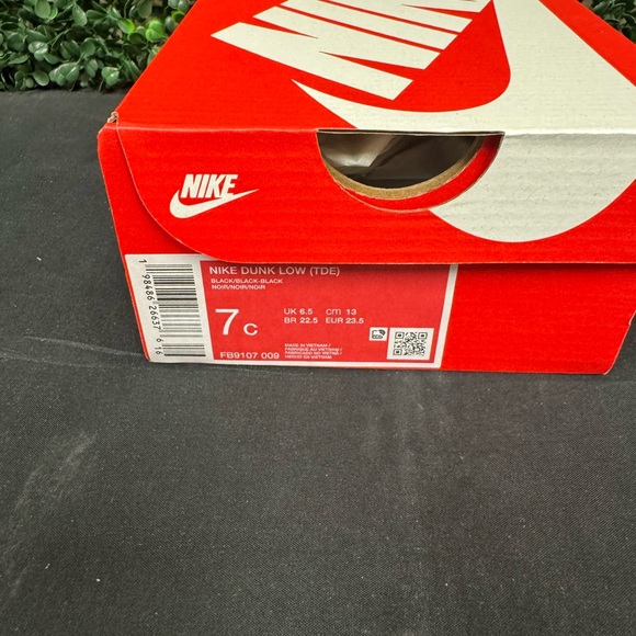 Nike Dunk Low (TDE) - 7C - Picture 9 of 10